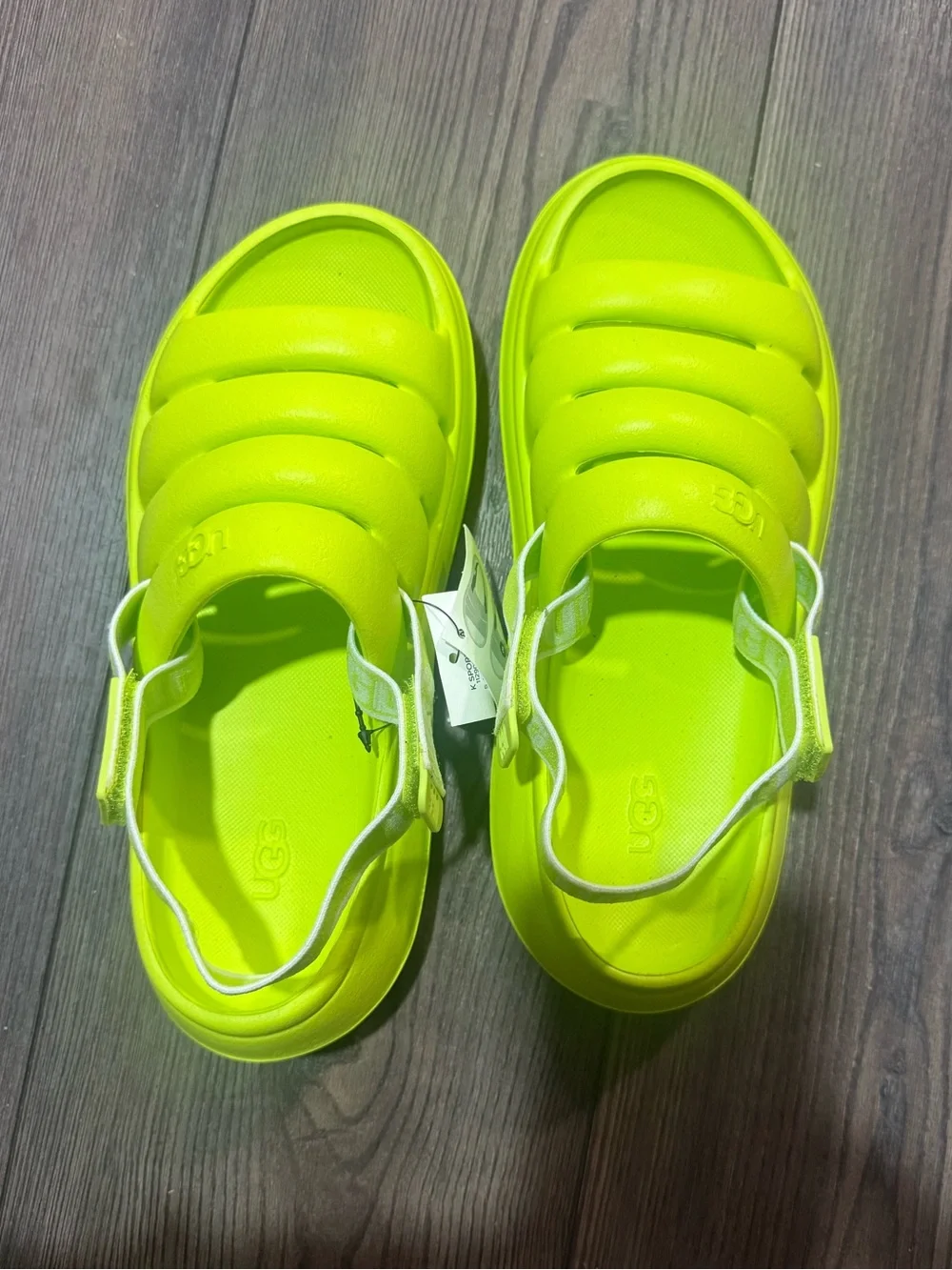 UGG Kids Sport Yeah Sandals KLM Key Lime Big Kids Youth Size 5 NWT